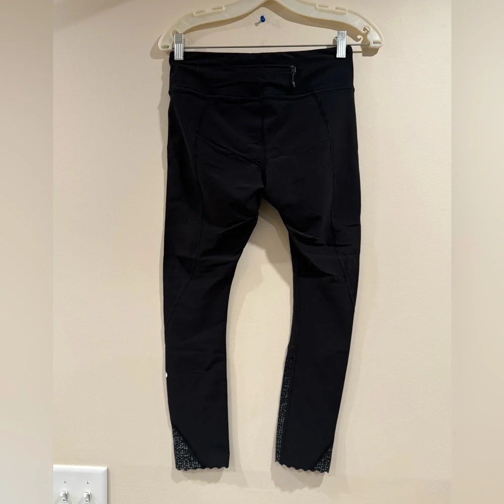 🔥Lululemon Women’s Black Leggings Size EUC🔥